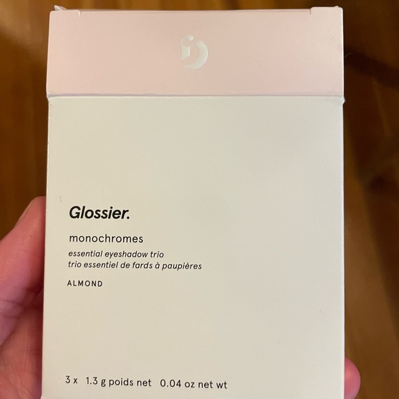 ***Bundle*** NWT Glossier makeup - Picture 6 of 6